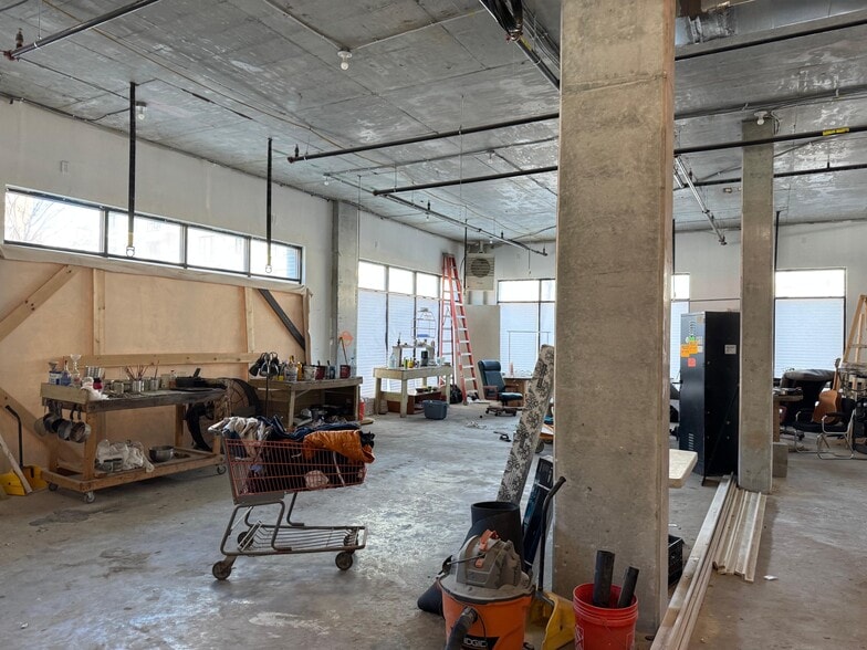 885 Rogers Ave, Brooklyn, NY for lease - Interior Photo - Image 3 of 4