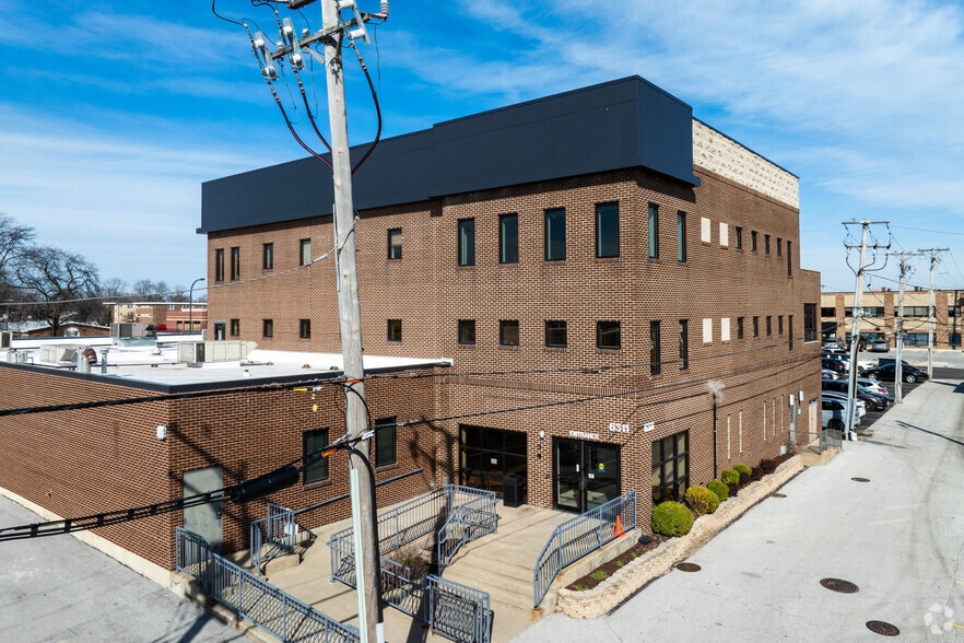 6309-6313 W 95th St, Oak Lawn, IL for lease - Primary Photo - Image 1 of 19