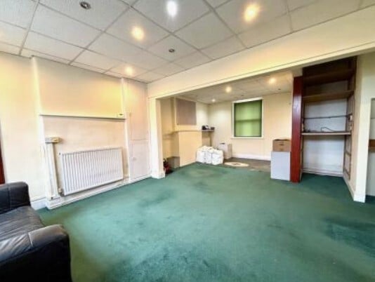 Bath Street, Bakewell for sale - Interior Photo - Image 3 of 16