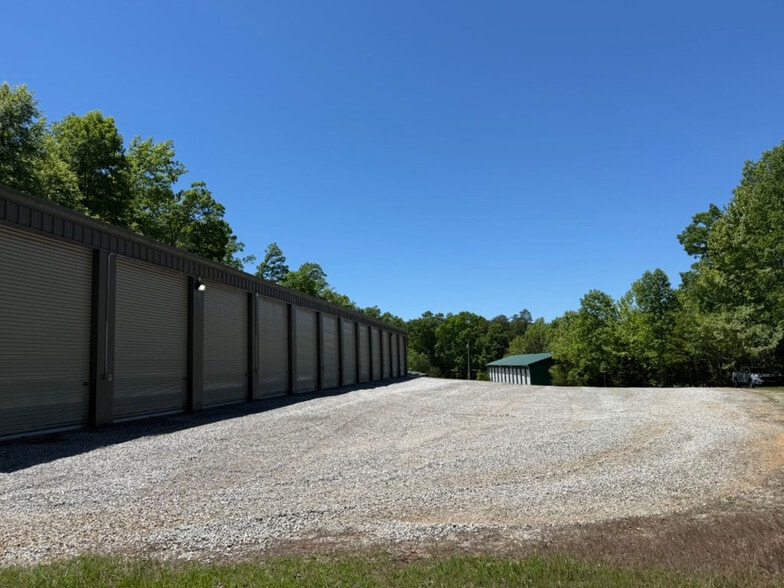 151 Regents ln, LaFollette, TN for sale - Building Photo - Image 2 of 9