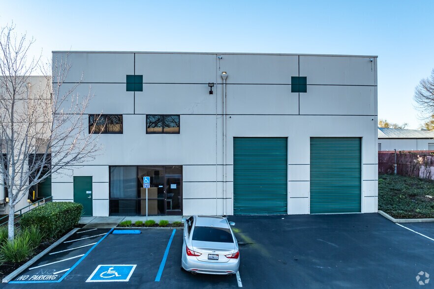 1059 Vine St, Sacramento, CA à louer - Photo du bâtiment - Image 3 de 4