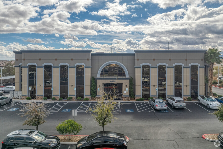 6628 Sky Pointe Dr, Las Vegas, NV for lease - Primary Photo - Image 1 of 5