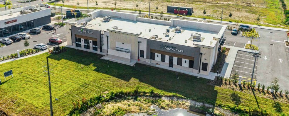 2306 E Irlo Bronson Memorial Hwy, Kissimmee, FL à vendre - Photo du bâtiment - Image 3 de 6
