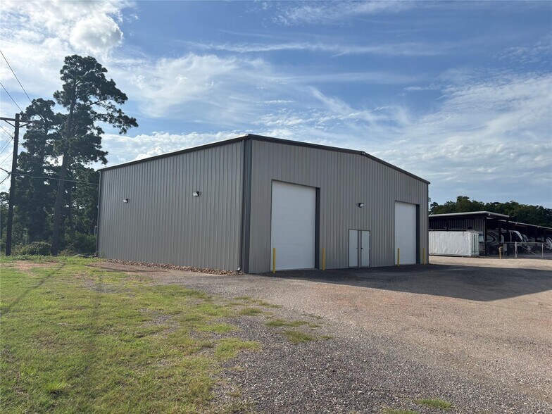 932 Highway 71 E, Bastrop, TX à louer - Photo du bâtiment - Image 2 de 7