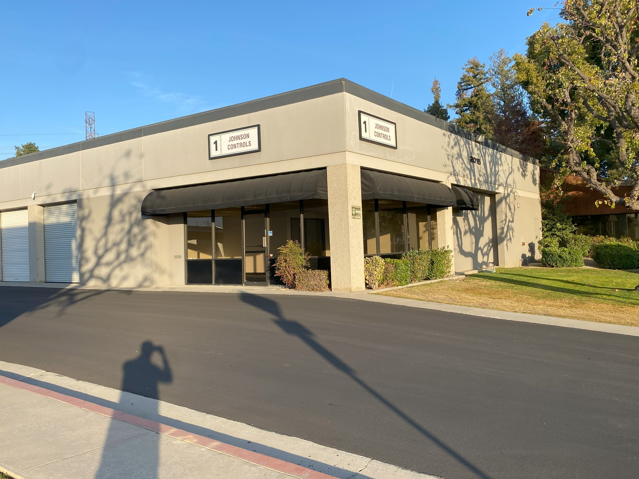 2015 Westwind Dr, Bakersfield, CA for lease Primary Photo- Image 1 of 18