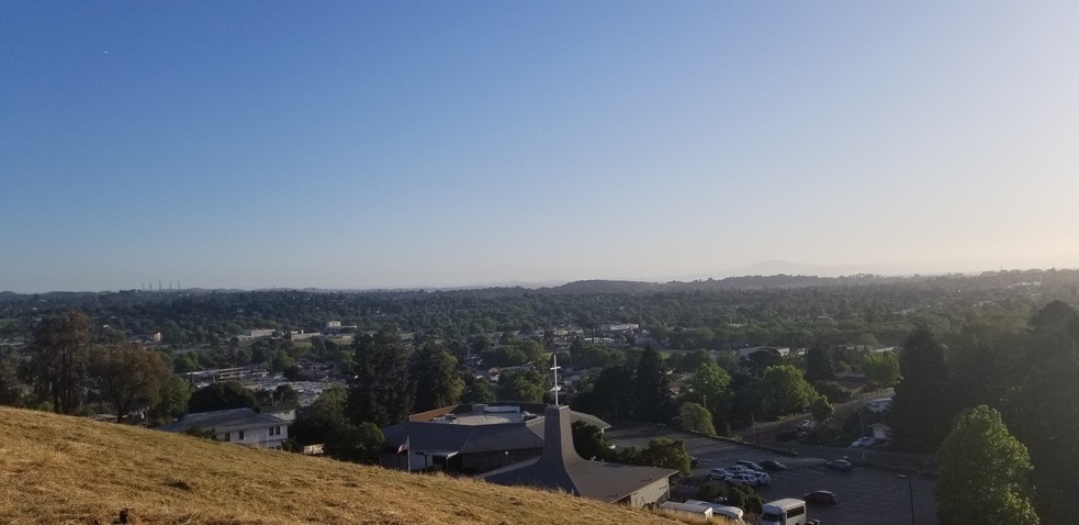 210 Locust Dr, Vallejo, CA à vendre - Photo du bâtiment - Image 2 de 7