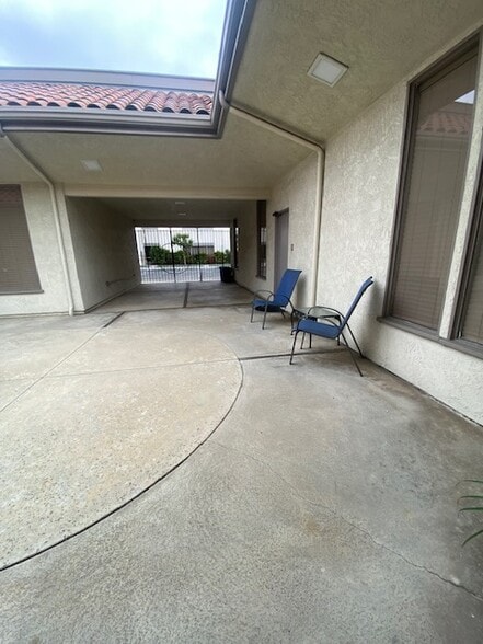 17561 17th St, Tustin, CA à louer - Photo du bâtiment - Image 3 de 19
