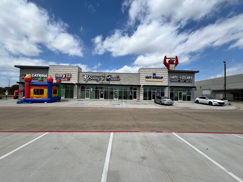 6324 West, Houston, TX à louer - Photo du bâtiment - Image 2 de 7