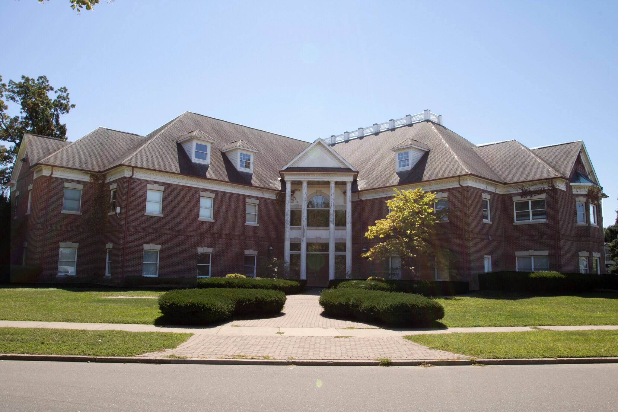 26862 Woodward Ave, Royal Oak, MI à louer Photo principale- Image 1 de 30