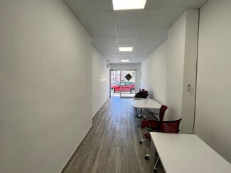 Plus de détails pour Multi-résidentiel à vendre