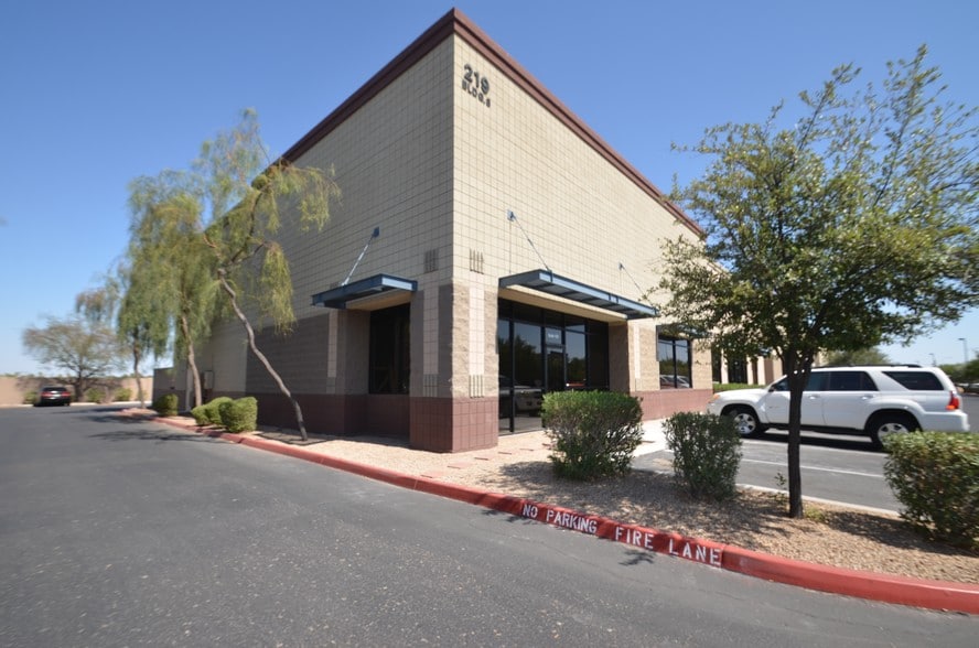 219 S William Dillard Dr, Gilbert, AZ for sale - Building Photo - Image 3 of 7