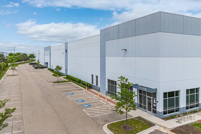 Plus de détails pour 925 Enterprise St, Aurora, IL - Industriel à louer