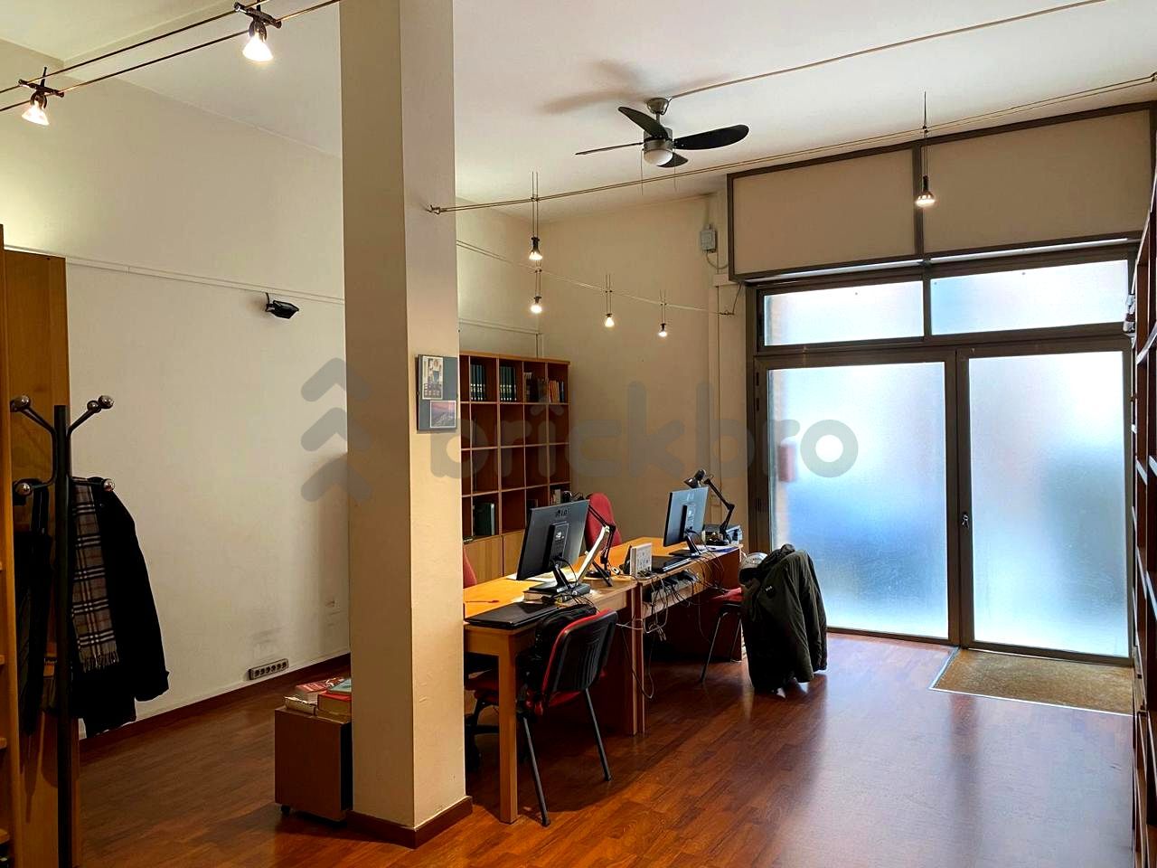 Multifamily in Barcelona, Barcelona for sale Primary Photo- Image 1 of 3