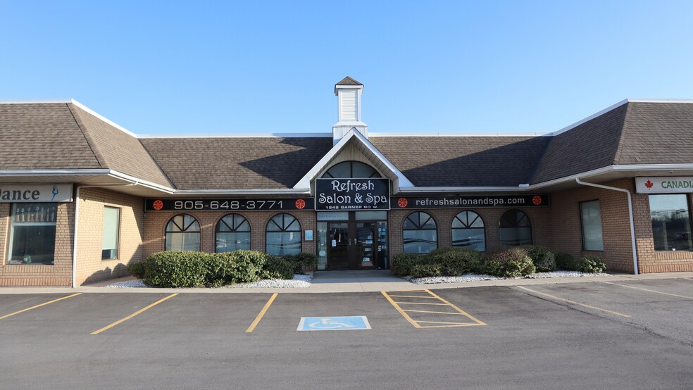 1242 Garner Rd W, Hamilton, ON à louer - Photo du bâtiment - Image 2 de 2