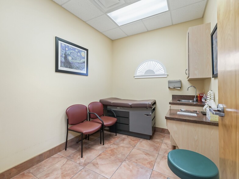 1414 E Main St, Leesburg, FL for lease - Interior Photo - Image 3 of 26