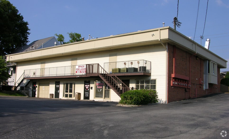 4811 Trousdale Dr, Nashville, TN à louer - Photo du bâtiment - Image 3 de 24