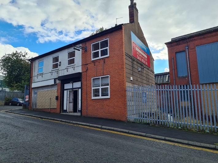 5 Charles St, Oldham for sale Primary Photo- Image 1 of 1