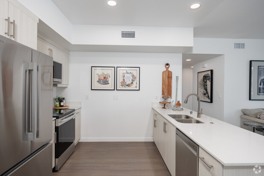 2724 El Cajon Blvd, San Diego, CA à louer - Photo du bâtiment - Image 2 de 41