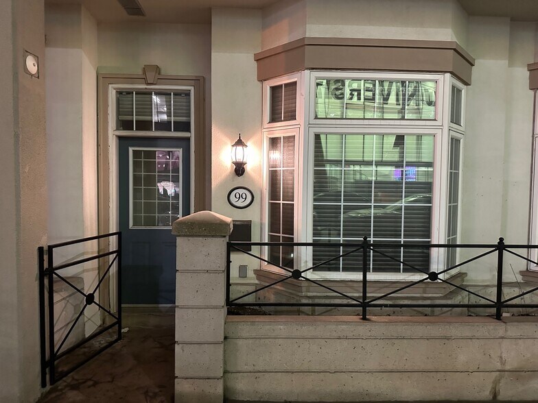 101 Mccaul St, Toronto, ON à louer - Photo du bâtiment - Image 2 de 5