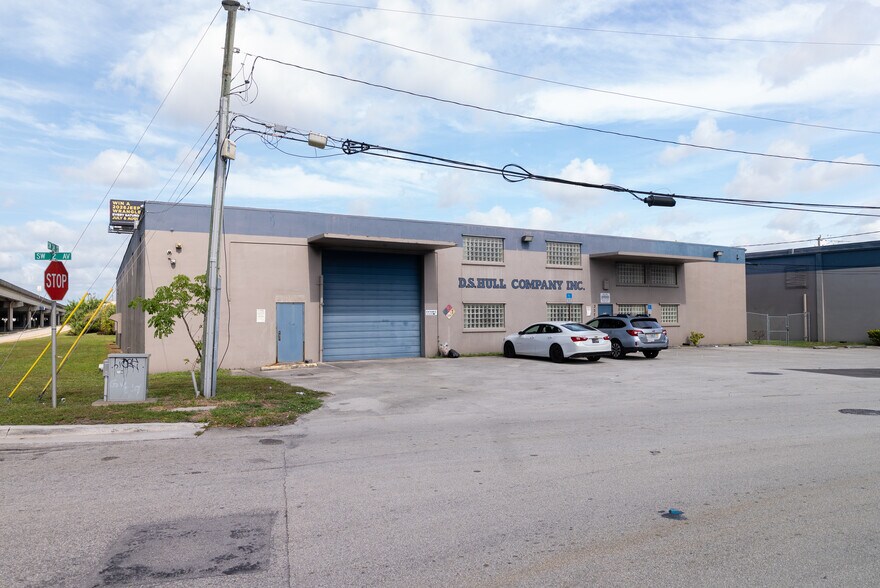 3377 SW 2nd Ave, Fort Lauderdale, FL à louer - Photo du bâtiment - Image 2 de 8