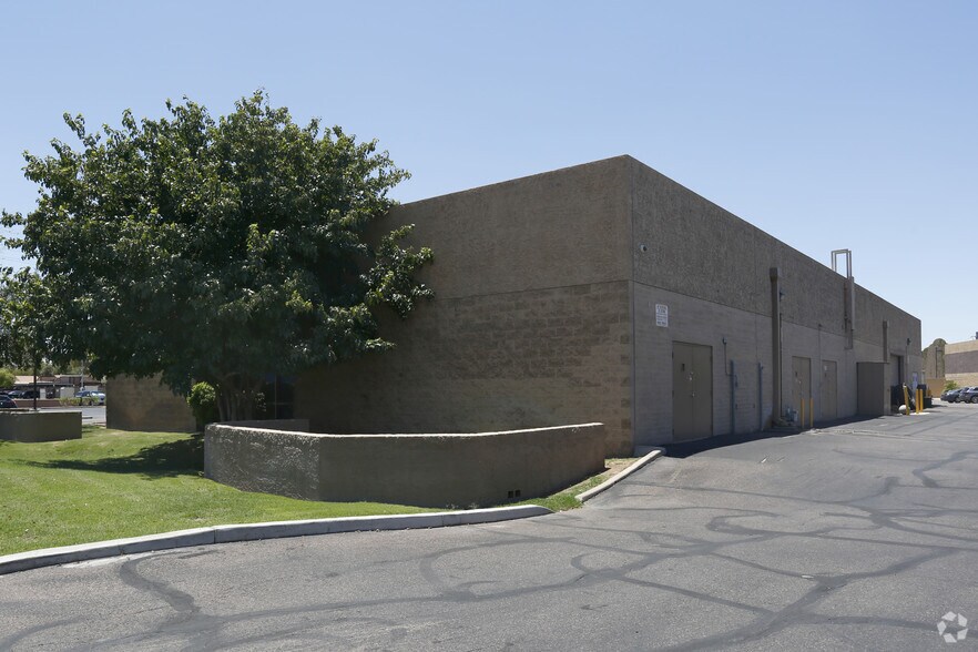 1848 E University Dr, Tempe, AZ à louer - Photo du bâtiment - Image 3 de 6