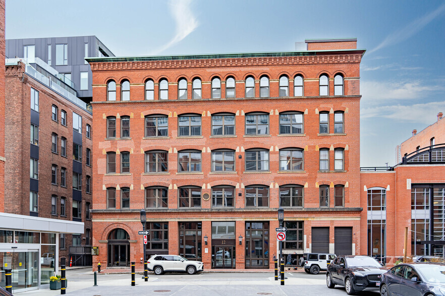 12 Thomson Pl, Boston, MA for lease - Primary Photo - Image 1 of 4