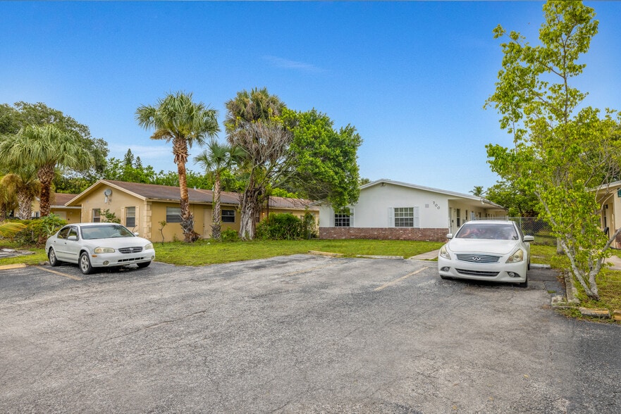 700-704 SW 16th Ave, Fort Lauderdale, FL à vendre - Photo du bâtiment - Image 2 de 15