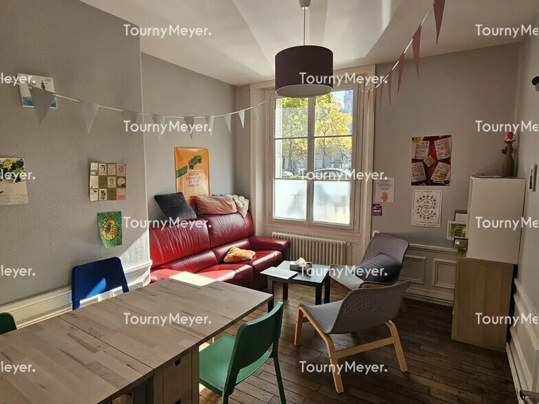 Office in Rennes for lease - Building Photo - Image 2 of 4