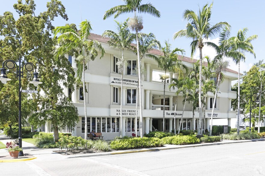 400 5th Ave S, Naples, FL à louer - Photo principale - Image 2 de 11