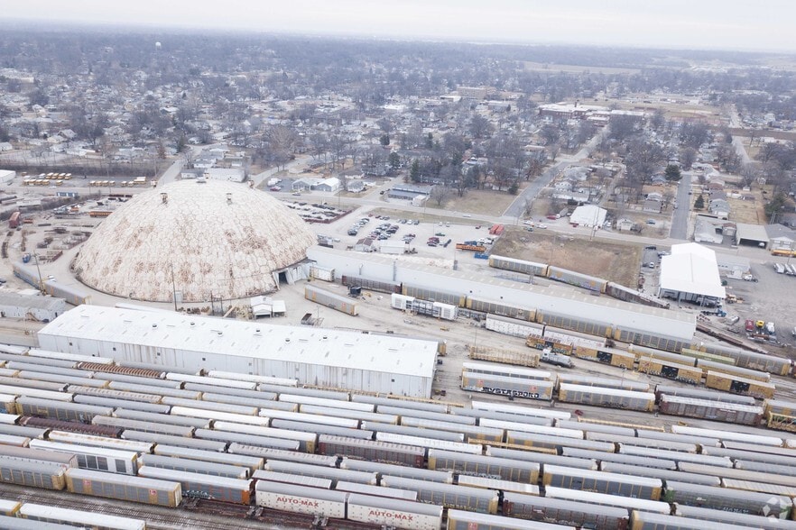 435 N Old St. Louis Rd, Wood River, IL for lease - Aerial - Image 2 of 6