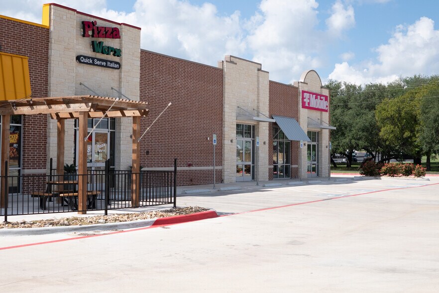 1702 Central Texas Expy, Lampasas, TX à louer - Photo du bâtiment - Image 2 de 12