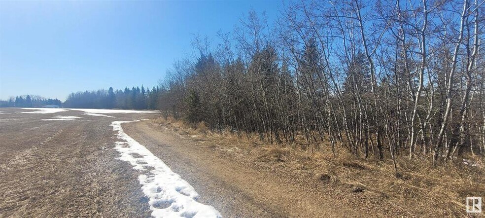 5318 52 St, Gibbons, AB à vendre - Photo du bâtiment - Image 2 de 4