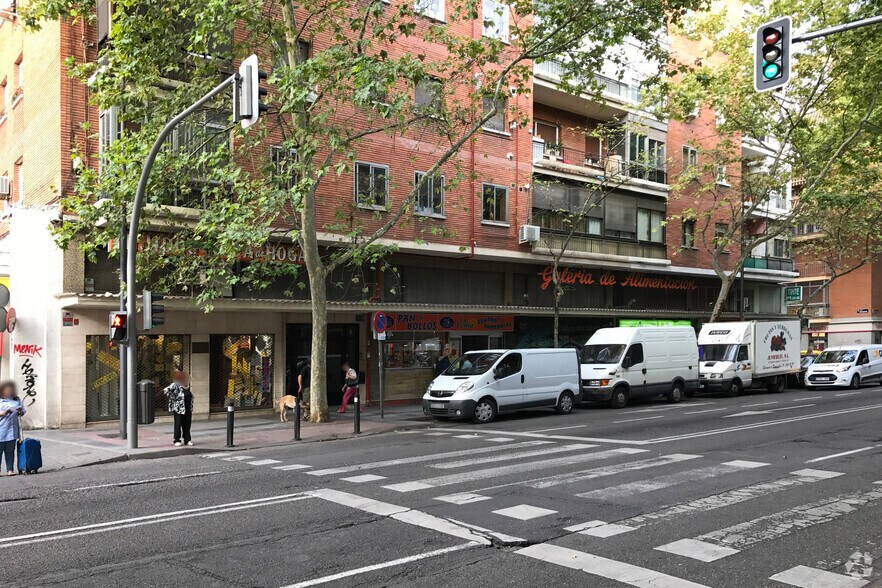 Calle de Fuenlabrada, 1, Madrid, Madrid à louer - Photo du bâtiment - Image 2 de 2