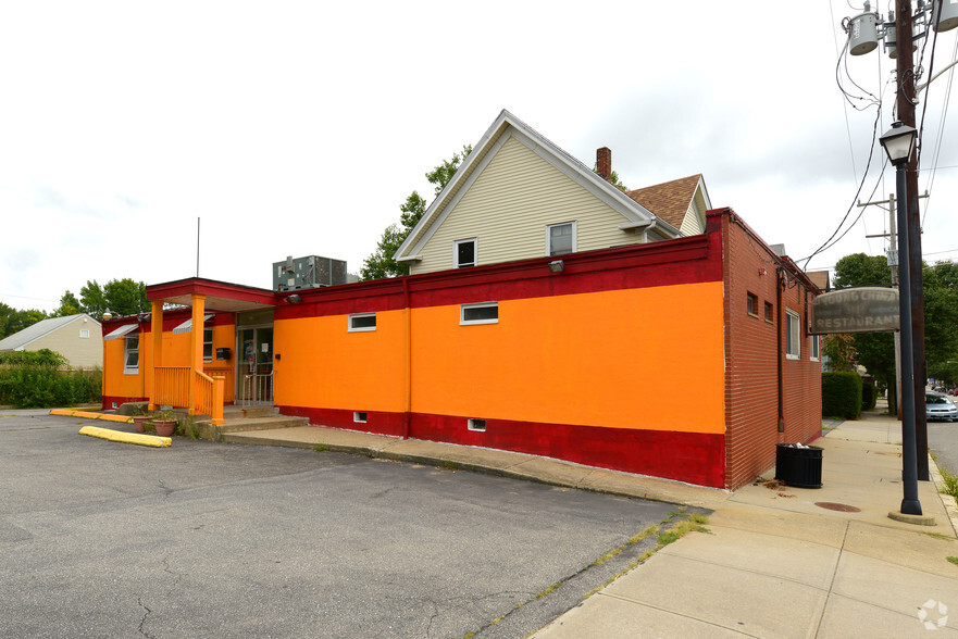 250 Warren Ave, East Providence, RI for sale - Primary Photo - Image 1 of 1