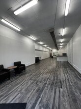 2550-2558 W Peterson Ave, Chicago, IL for lease Interior Photo- Image 1 of 9