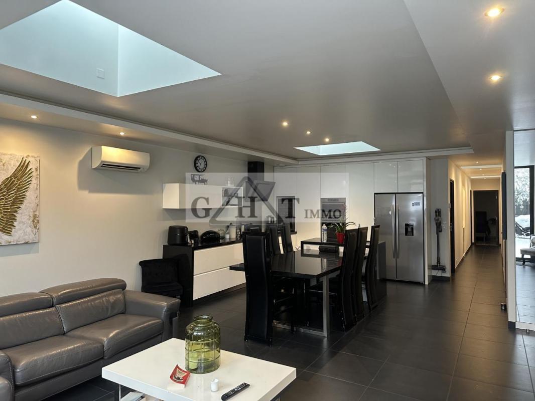 Office in Saint-Maur-des-Fossés for sale Interior Photo- Image 1 of 6