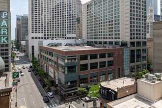 43-51 E Ohio St, Chicago, IL - Aérien  Vue de la carte