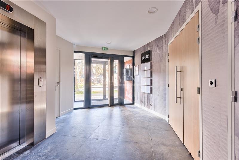 Bureau dans Guyancourt à louer - Hall d’entrée - Image 3 de 4