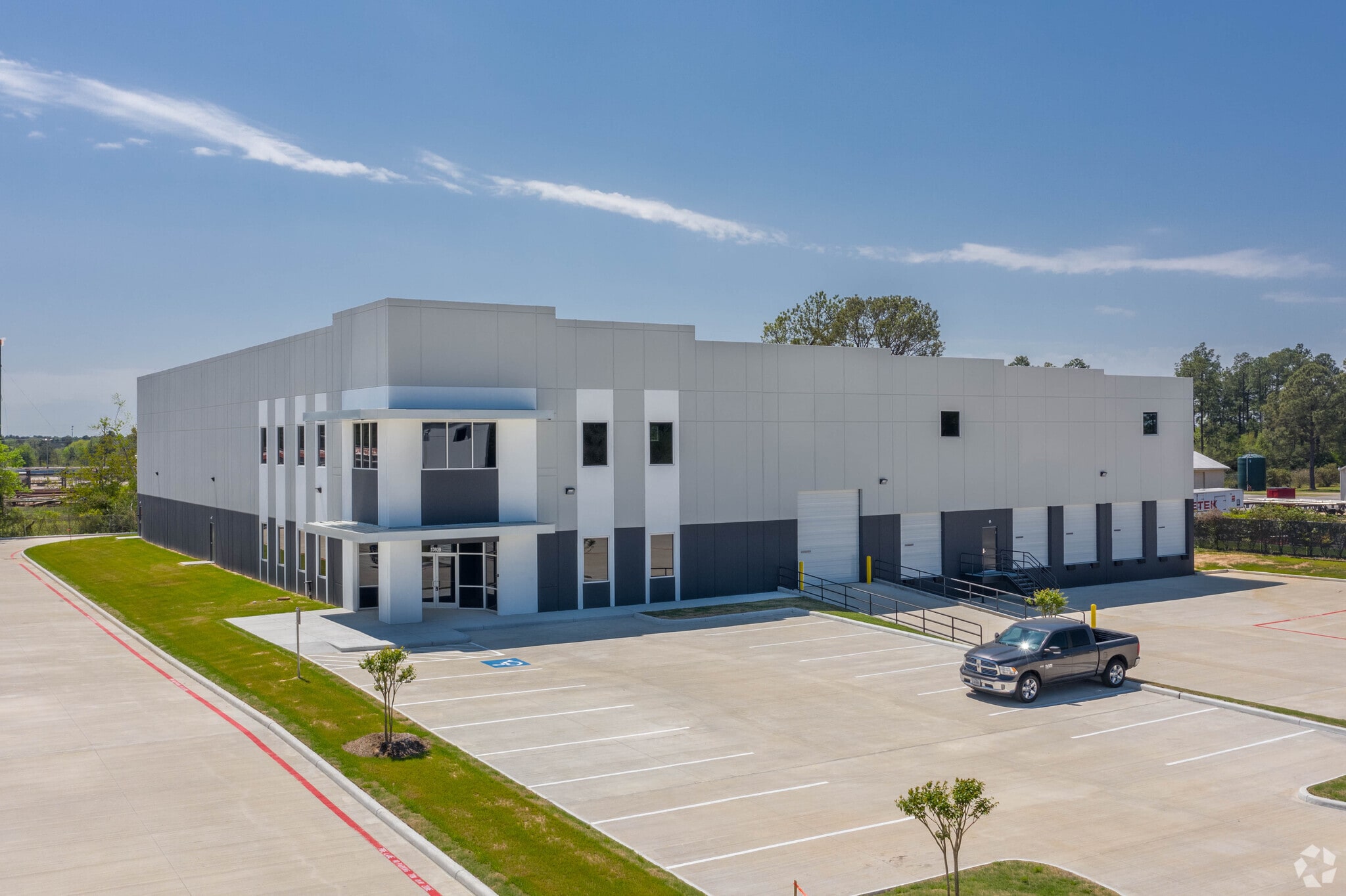 13939 Service Center Dr, Tomball, TX for sale Primary Photo- Image 1 of 5