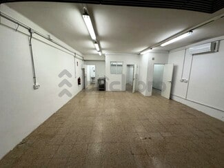 Plus de détails pour Multi-résidentiel à vendre