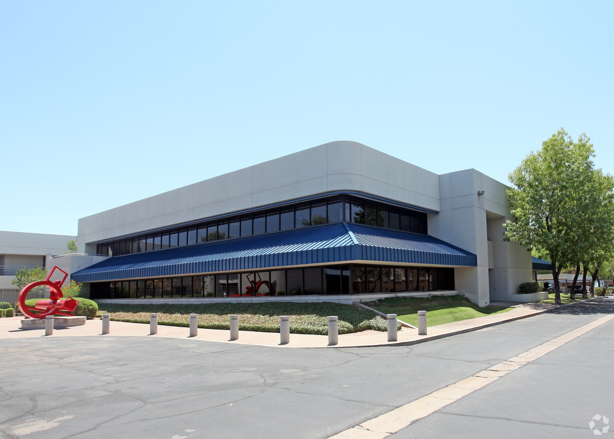 1707 E Highland Ave, Phoenix, AZ for lease Primary Photo- Image 1 of 4