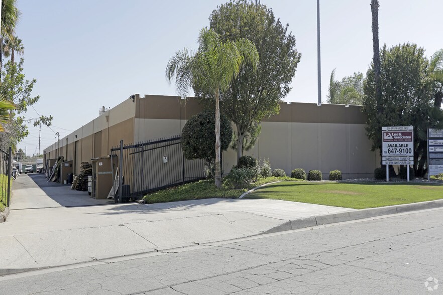 13656-13666 Bora Dr, Santa Fe Springs, CA à louer - Photo du bâtiment - Image 3 de 7