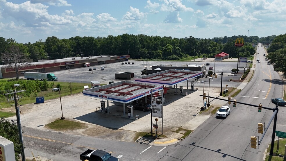 200 W Columbia Ave, Batesburg-Leesville, SC for sale - Building Photo - Image 2 of 10