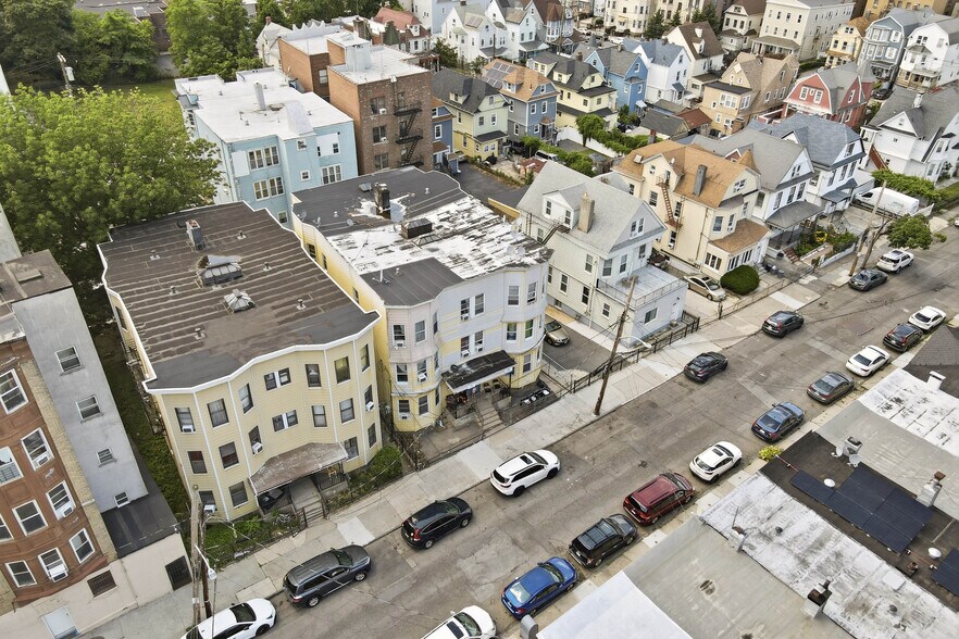 25 Saratoga Ave, Yonkers, NY à vendre - Photo du bâtiment - Image 1 de 47