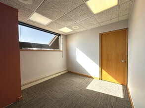 21 E Waldo Blvd, Manitowoc, WI for lease Interior Photo- Image 2 of 4