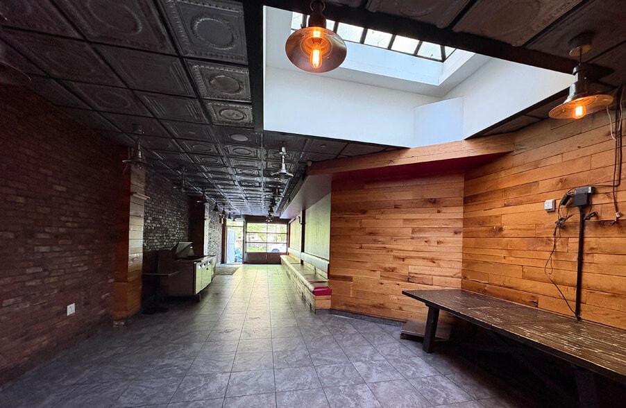 490-496 Laguardia Pl, New York, NY for lease - Building Photo - Image 3 of 5