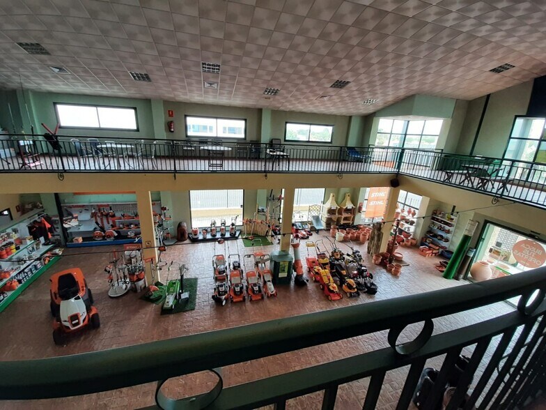 Industriel dans Cáceres, Cáceres à vendre - Photo du bâtiment - Image 2 de 28