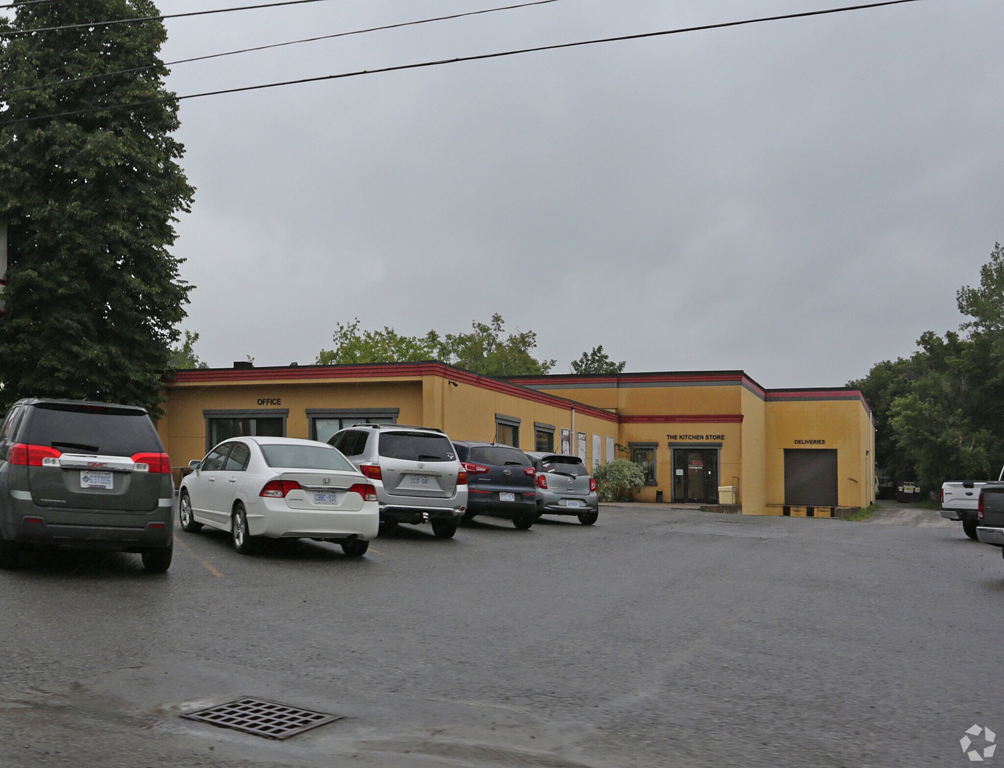 4529 Kent Ave, Niagara Falls, ON for sale Primary Photo- Image 1 of 1