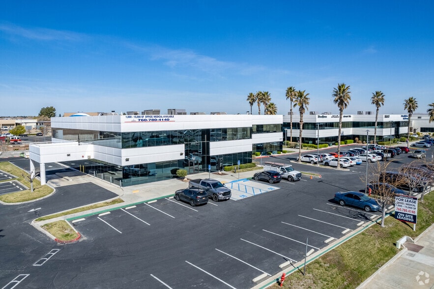 12530 Hesperia Rd, Victorville, CA for lease - Building Photo - Image 2 of 25