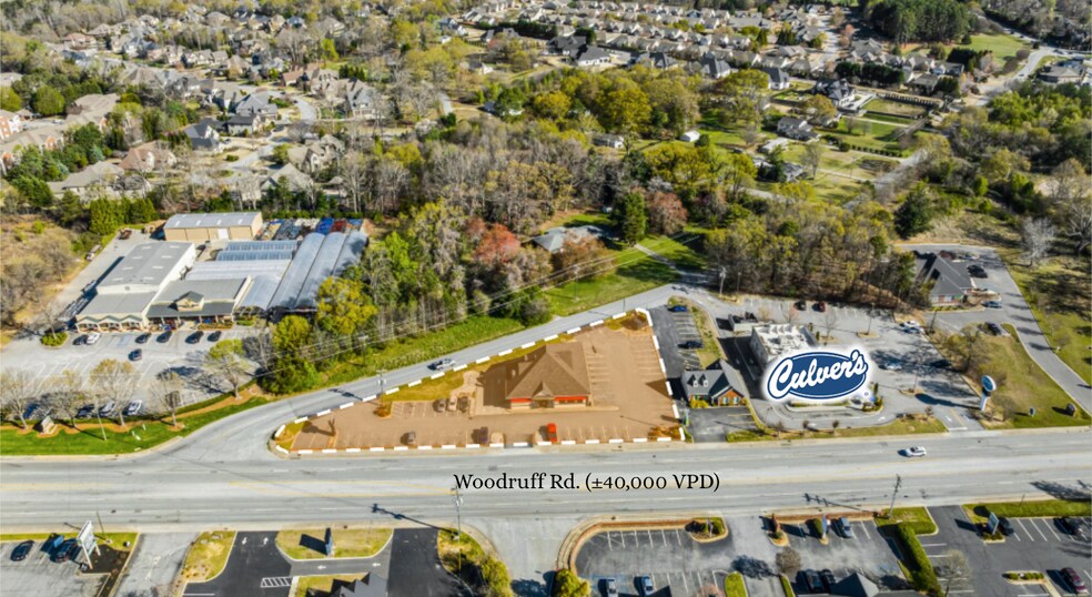 2001 Woodruff Rd, Greenville, SC à louer - Photo du bâtiment - Image 2 de 14